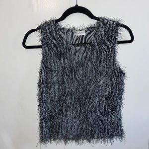 3 for 15$ 🎊 fuzzy shirt/ vest black and white